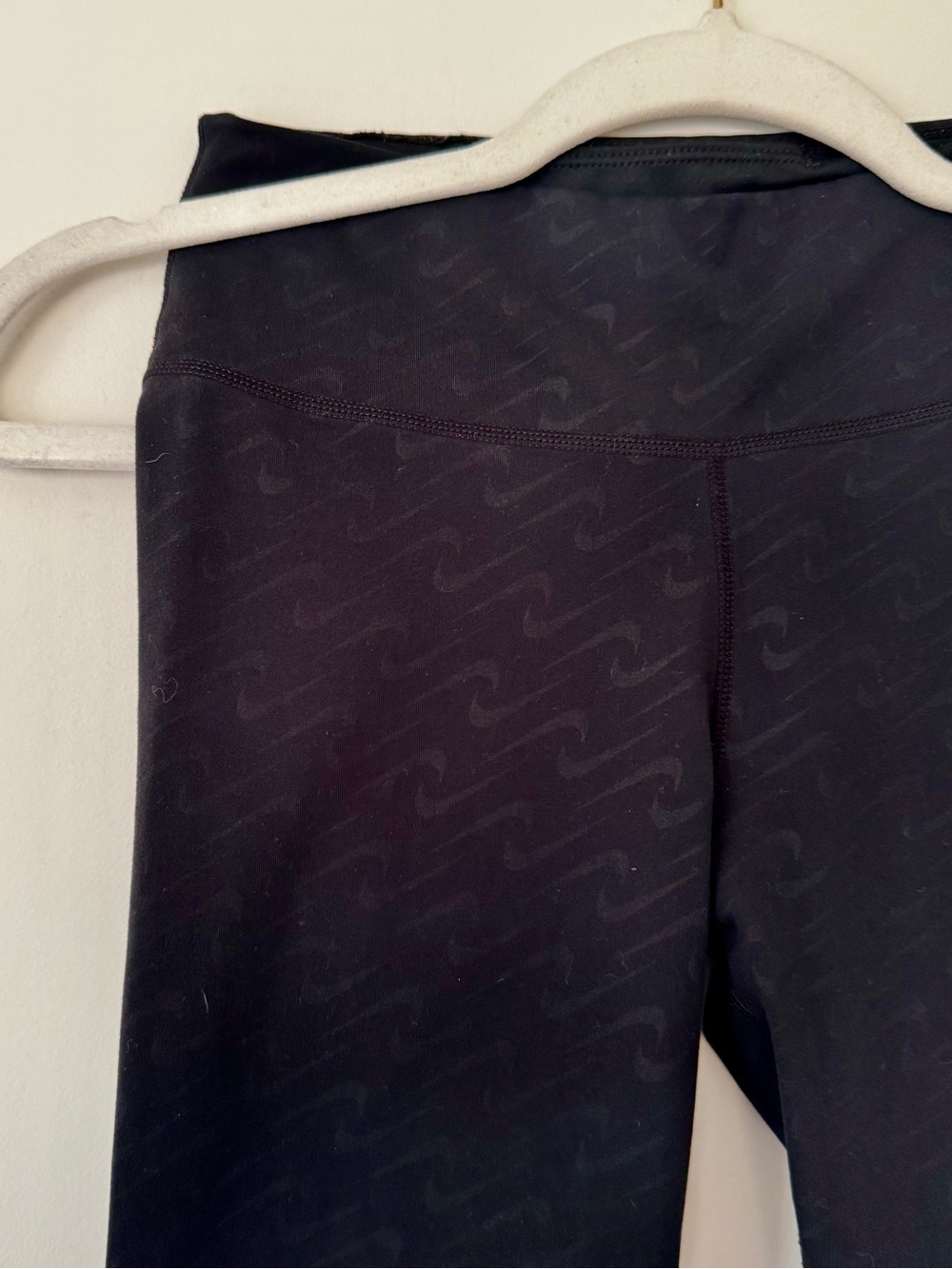 Nike Training Dri Fit Icon Clash Embossed All Over Print Leggings, Black – XS - Picture 3 of 7